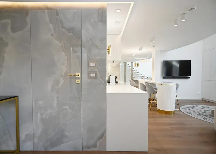 Air Conditioned 3city In Center By Renters *